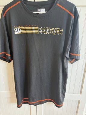 cincinnati bengals t shirt.   size large.